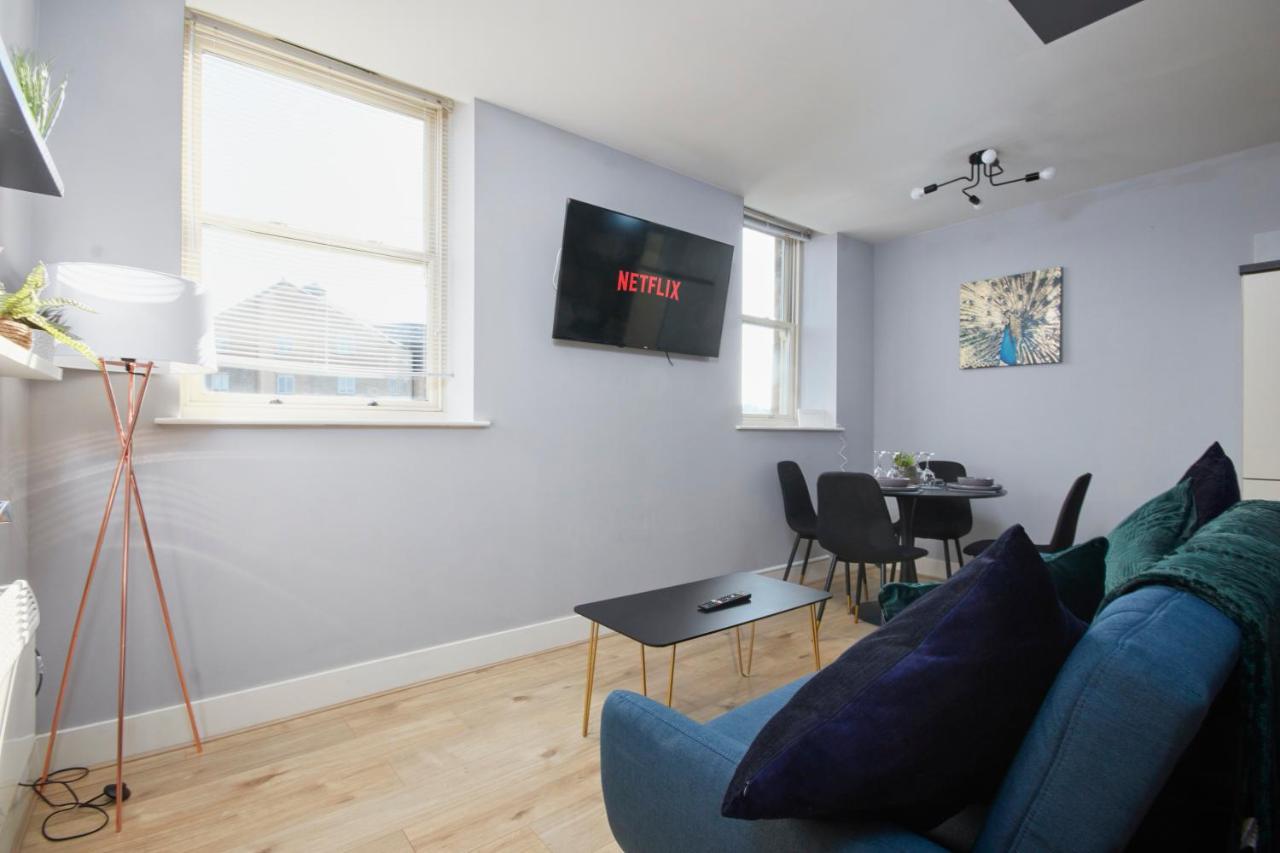 Duplex Yorkshire Penthouse - Parking Appartement Batley Buitenkant foto
