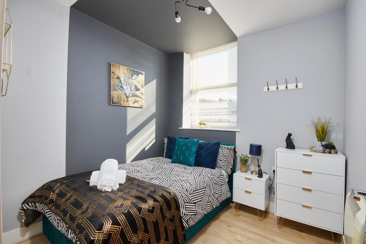 Duplex Yorkshire Penthouse - Parking Appartement Batley Buitenkant foto